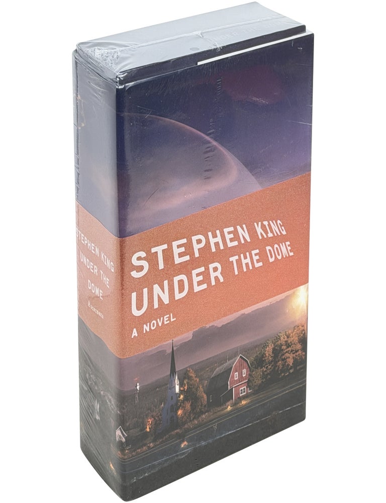 Item No: #366444 Under the Dome [Illustrated Issue]. Stephen King.